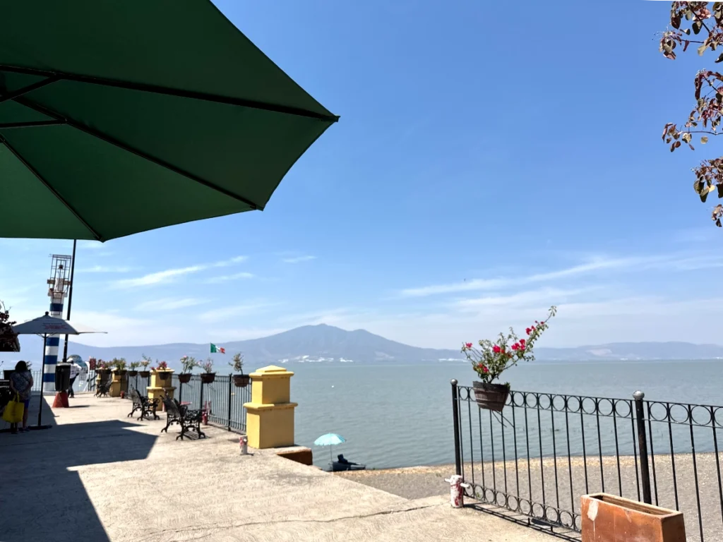 Lago de Chapala, Ajijic Pueblo Mágico